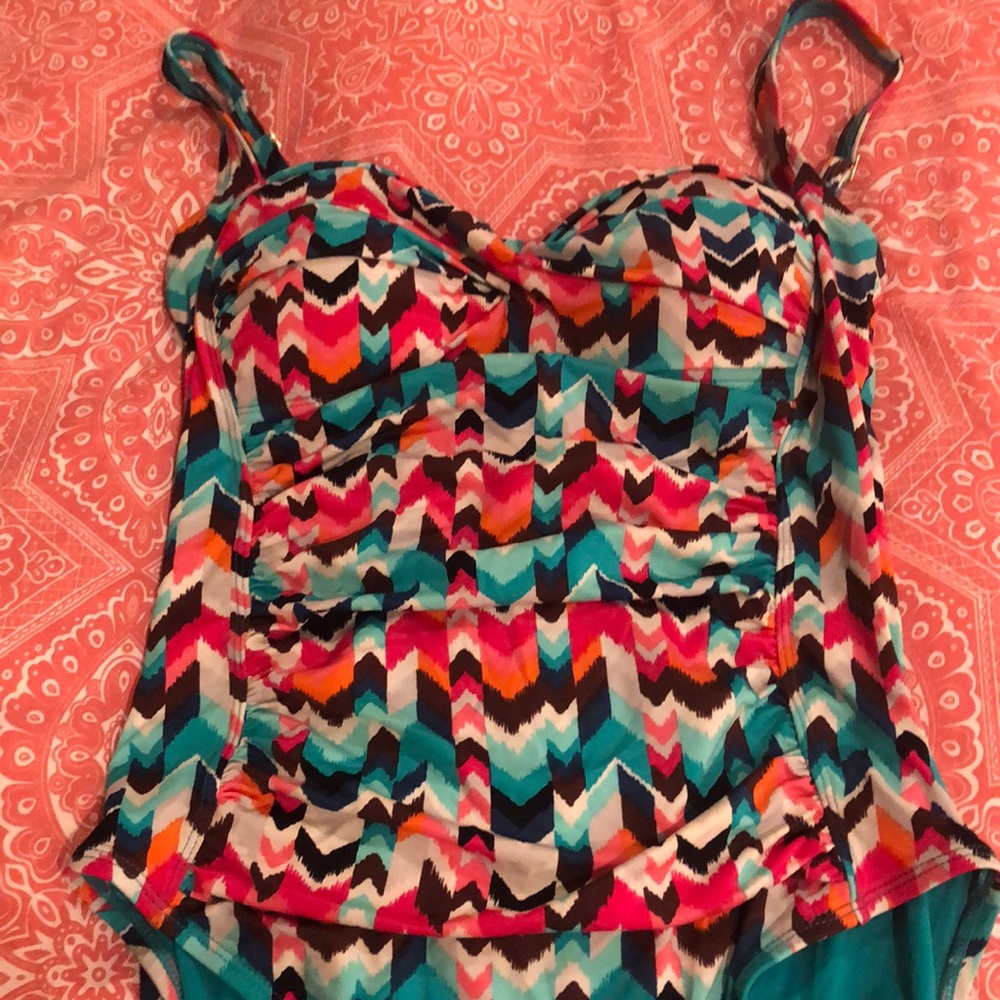 La Blanca One Piece Bathing Suit Size 8 Multi Col